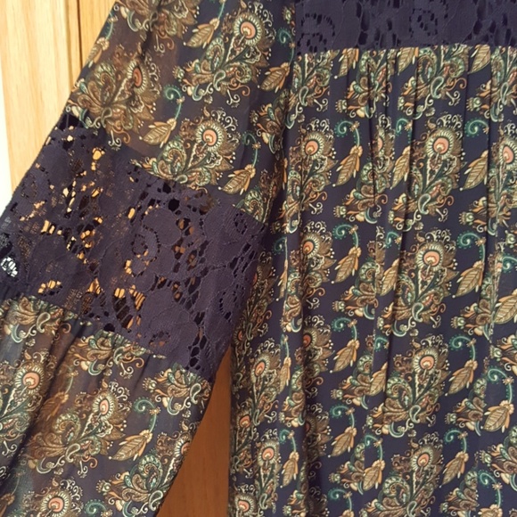 Ruff Hewn Grey - chiffon and lace shift dress - Picture 3 of 4